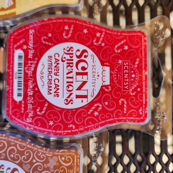 4 Scentsy Wax Bars Scent-Spirations. Candy Cane, Caramel & Gingerbread Butter - Picture 4 of 6